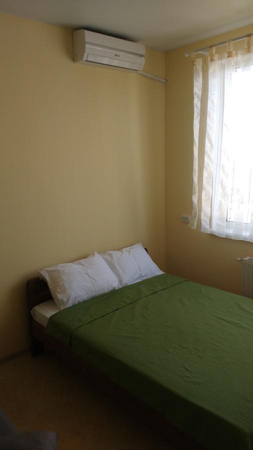 Orange Guest Rooms Одесса Экстерьер фото