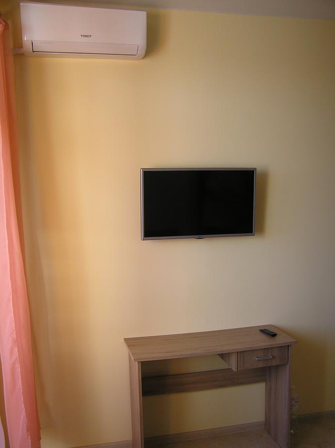 Orange Guest Rooms Одесса Экстерьер фото