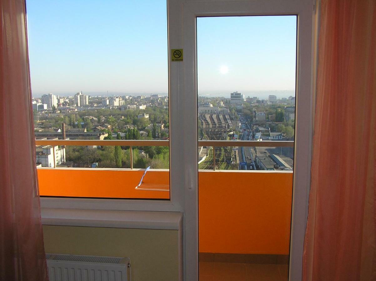 Orange Guest Rooms Одесса Экстерьер фото